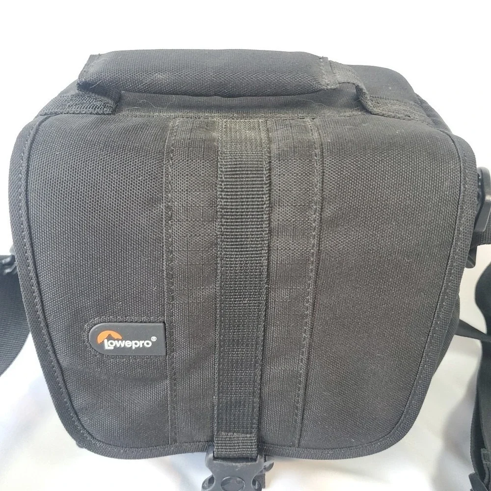 Lowepro Adventura 140 Camera Bag Black Removable‎ Strap